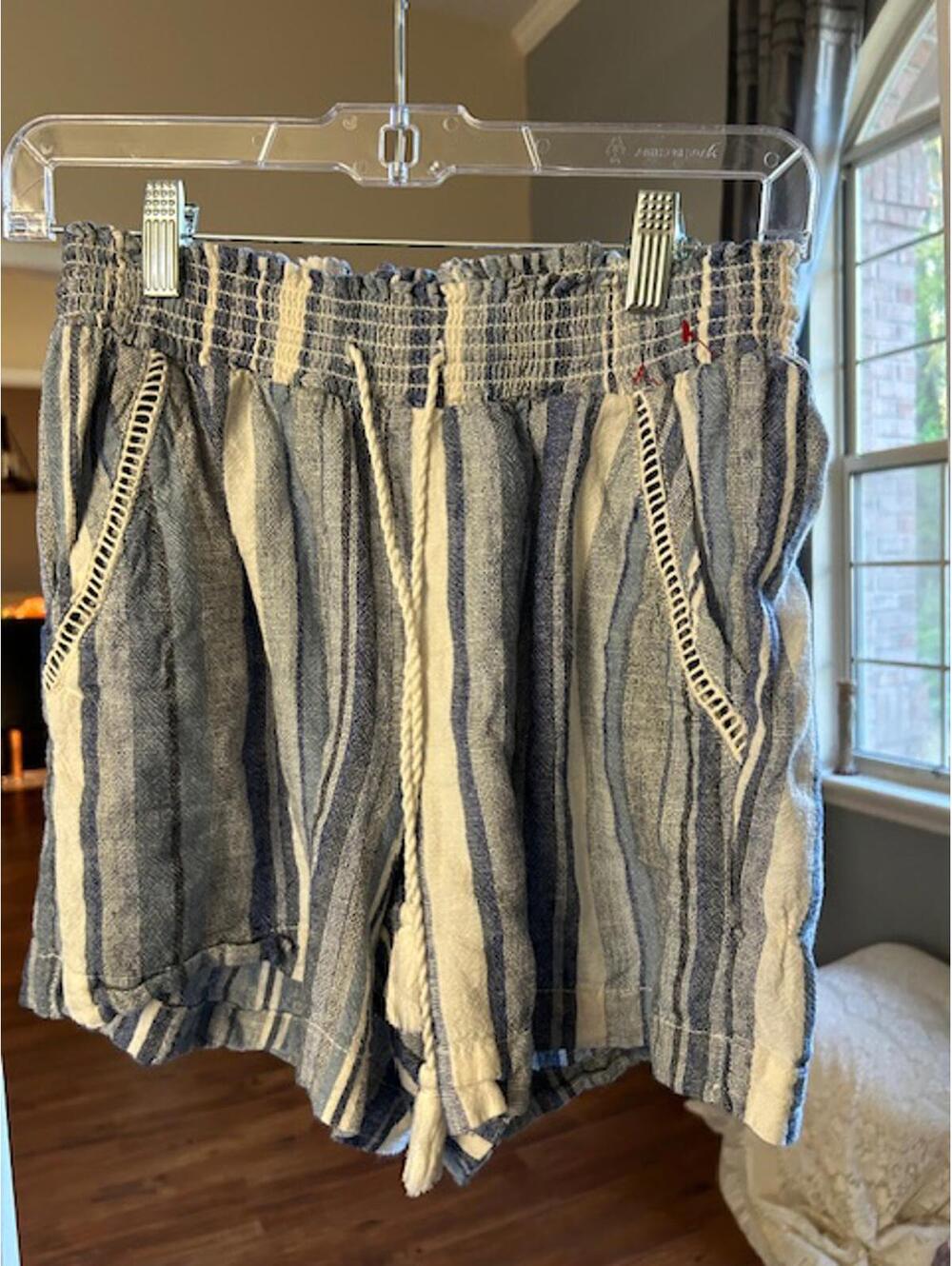 BRIGGS Striped Blue and White Casual Shorts Size Small